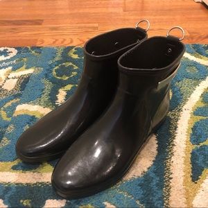 Alice + Whittles Black Ankle Boot Size 10 (fits 9)